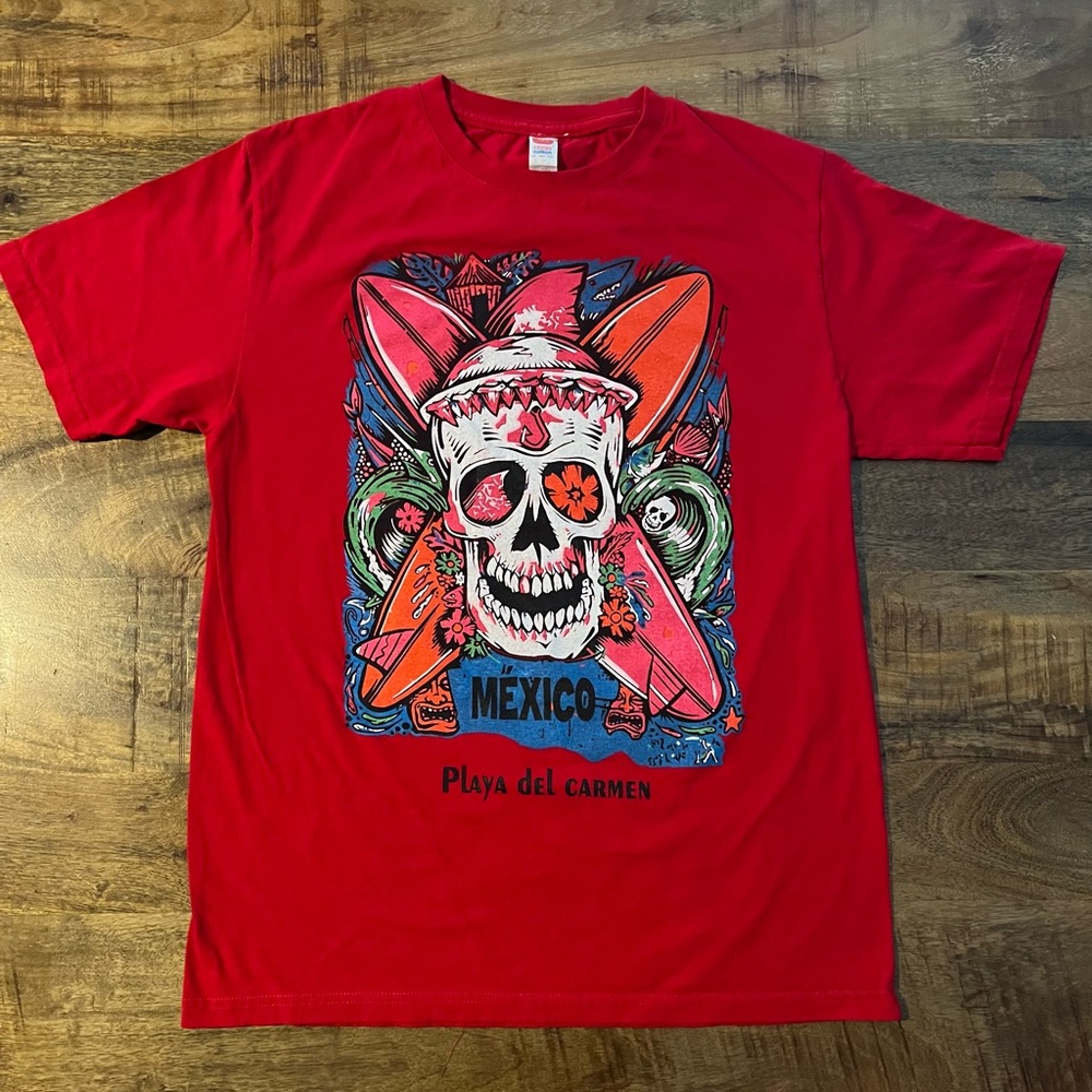Euro cotton Playa Del Carmen Mexico Unisex red tee size M. Preowned great cond.